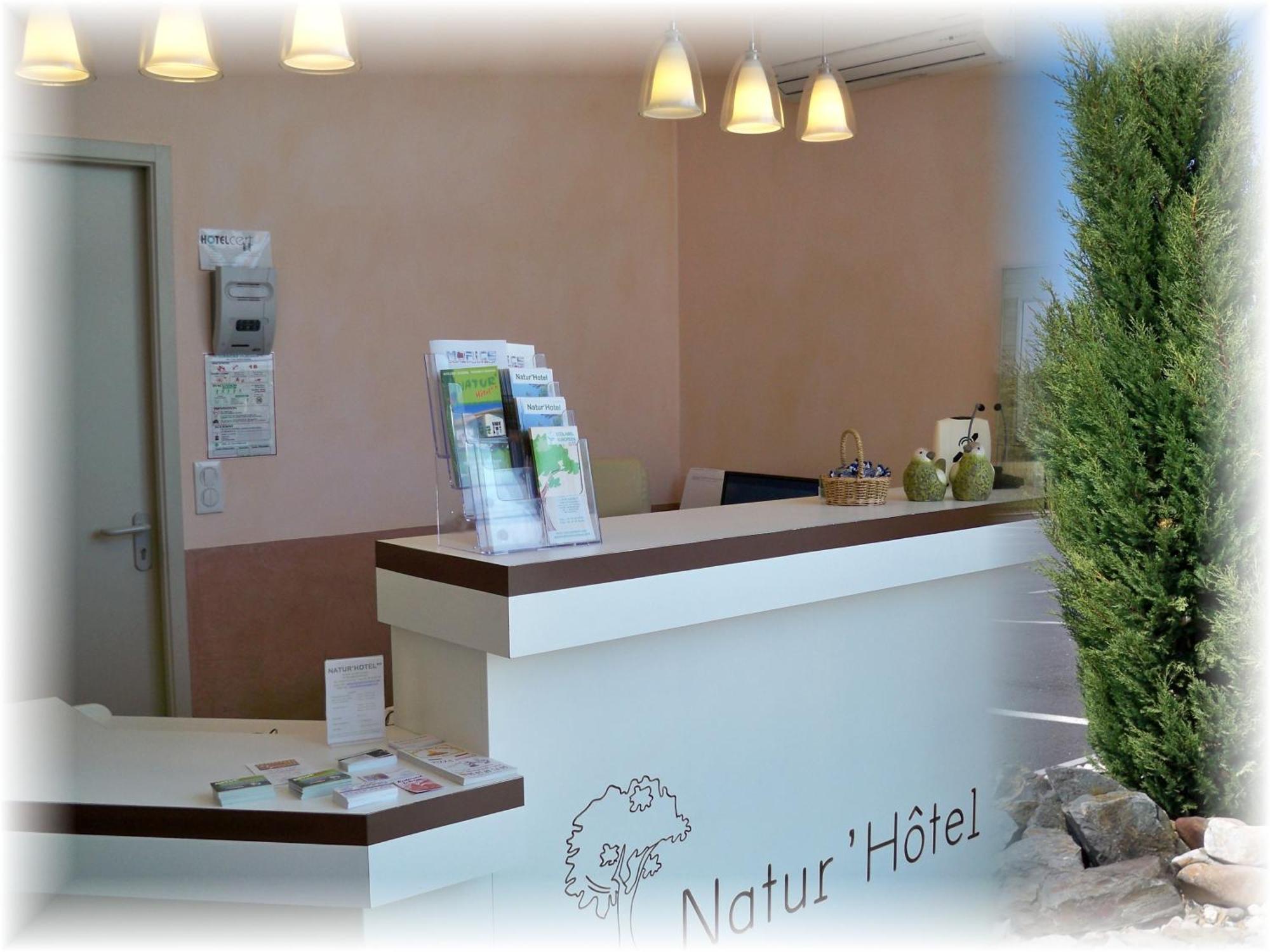 Natur'Hotel Ménesplet Екстериор снимка